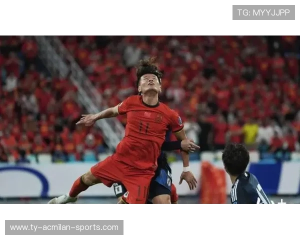 大连英博林良铭前场直塞撕开防线，创造进攻新奇迹